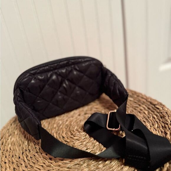 Jill Ally Quilted Black Women's Belt Bag - Excellent Condition - Picture 3 of 13
